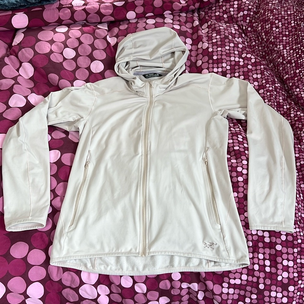 Arcteryx Kyanite LT hoody medium soft pink